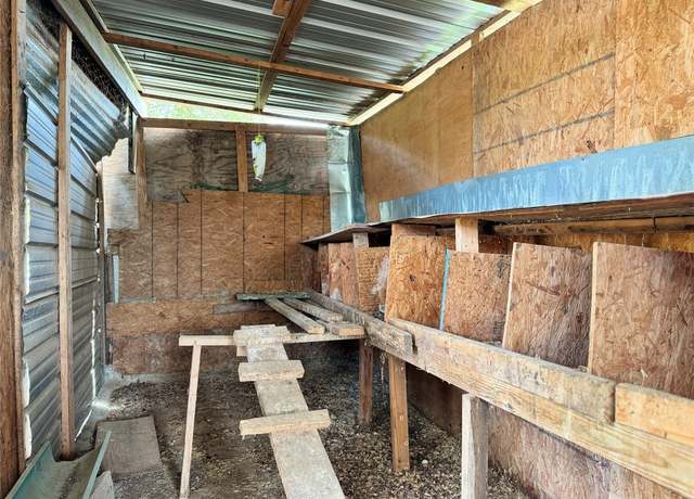 Property at 2009 County Line Rd, Dale, TX 78616, 3 beds, 2 baths
