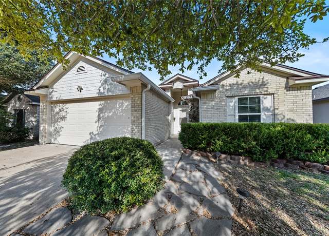 Property at 211 Summerside Ave, Lockhart, TX 78644, 3 beds, 2 baths