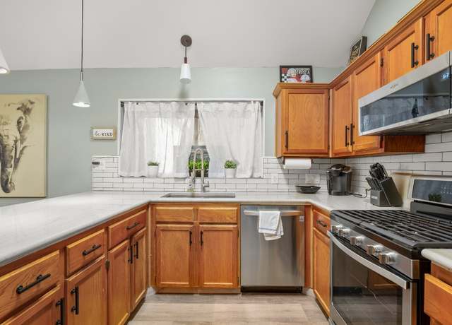 Property at 3015 Sunridge Dr, Austin, TX 78741, 2 beds, 2 baths