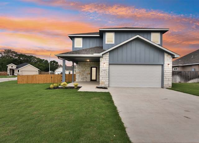 Property at 112 Callie St, Smithville, TX 78957, 3 beds, 2.5 baths