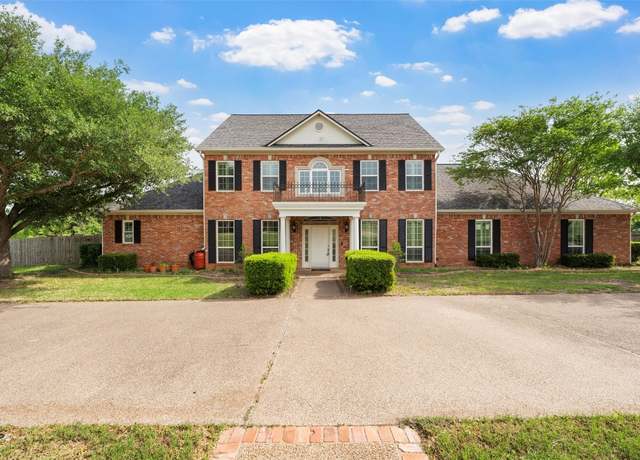 Property at 240 Vista Grande Loop, Lorena, TX 76655, 4 beds, 5 baths