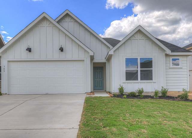 Property at 309 Las Lomas Dr, San Marcos, TX 78666, 3 beds, 2 baths
