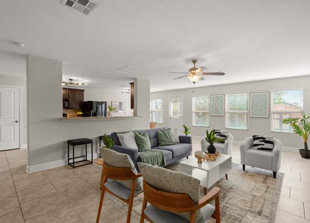 Property at 7120 Razors Edge Dr, Austin, TX 78744, 4 beds, 2.5 baths