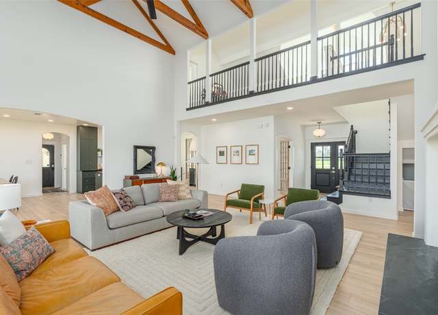 Property at 290 County Road 207, Liberty Hill, TX 78642, 5 beds, 4.5 baths