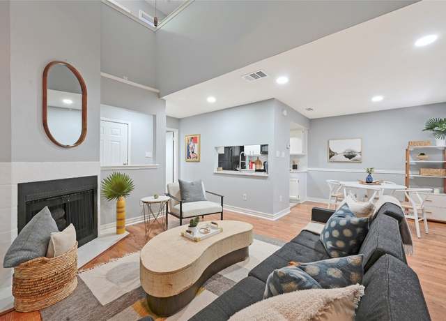 Property at 512 Eberhart Ln #303, Austin, TX 78745, 2 beds, 1.5 baths
