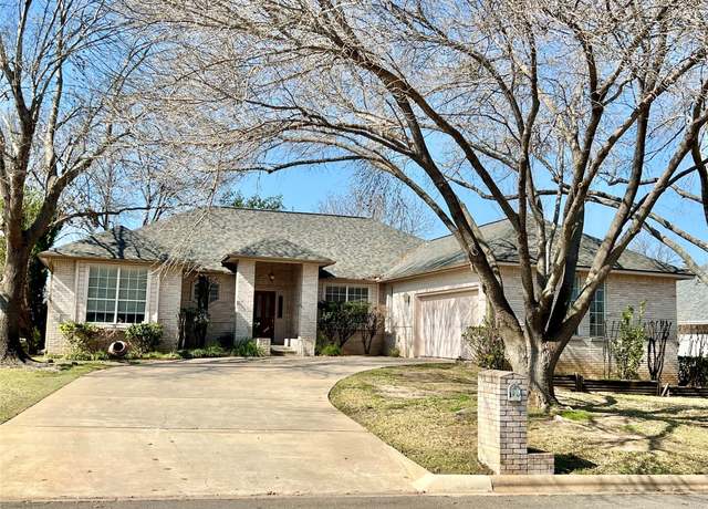 Property at 126 Broadmoor St, Meadowlakes, TX 78654, 3 beds, 3 baths