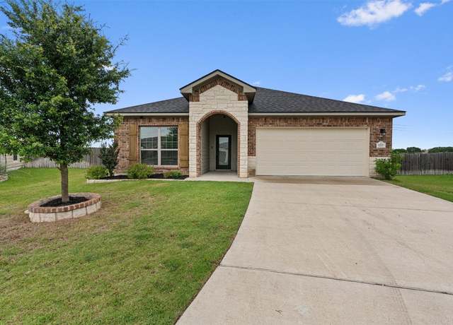 Property at 2226 Hayes St, Temple, TX 76502, 4 beds, 2.5 baths