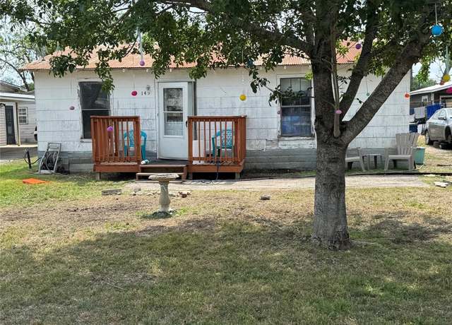 Property at 142 N Kowald Ln, New Braunfels, TX 78130, 2 beds, 1 bath