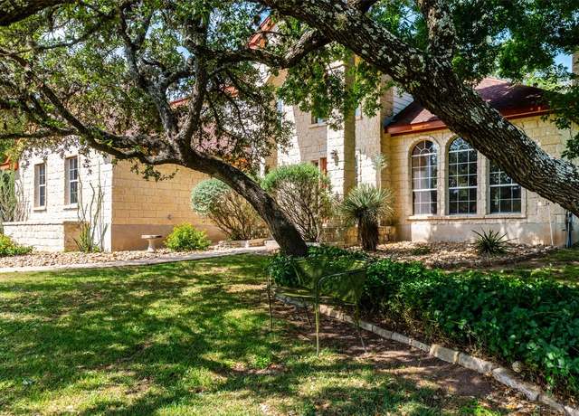 Property at 511 Shadywood Ln, Dripping Springs, TX 78620, 3 beds, 2.5 baths