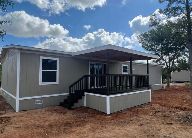 Property at 106 Monte Vista Dr, Elgin, TX 78621, 3 beds, 2 baths