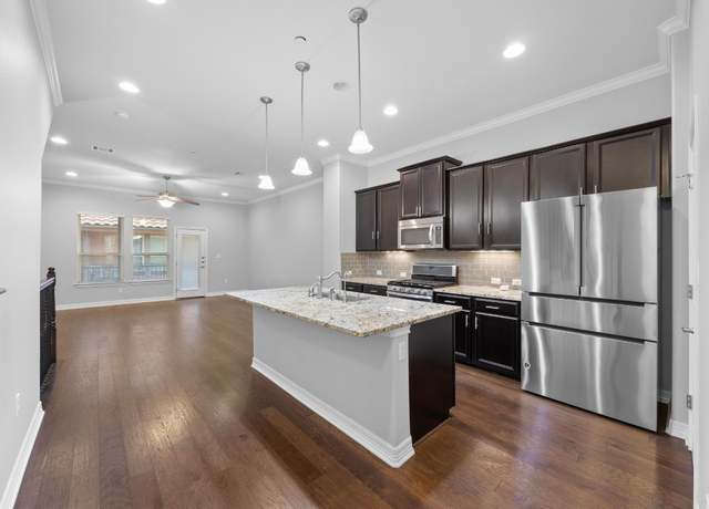 Property at 12125 Terraza Cir Unit TH62, Austin, TX 78726, 3 beds, 3.5 baths