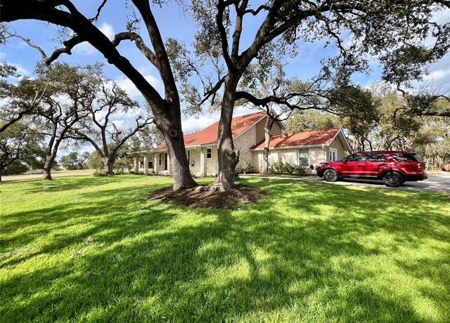 Property at 515 Post Oak Dr, Dripping Springs, TX 78620, 3 beds, 2 baths