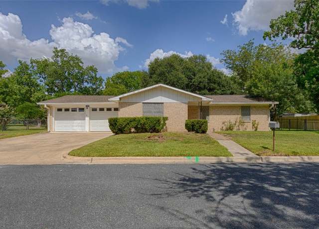 Property at 208 Matula Ave, Schulenburg, TX 78956, 3 beds, 2 baths