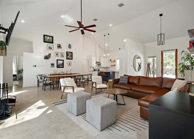 Property at 805 Gallagher Dr, Canyon Lake, TX 78133, 3 beds, 2 baths
