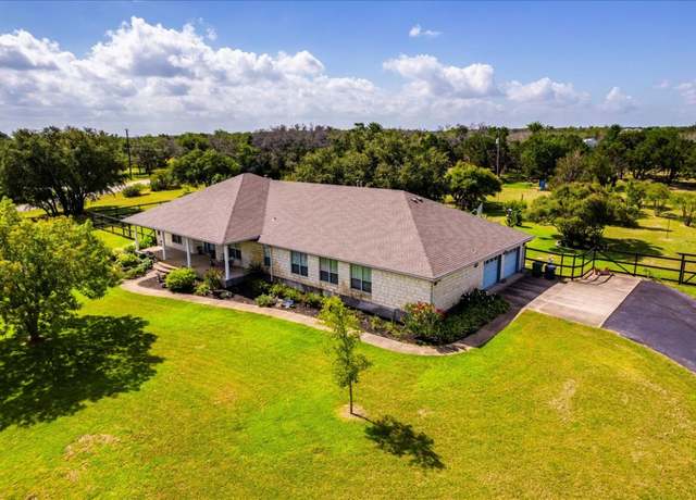 Property at 264 N Showhorse Dr, Liberty Hill, TX 78642, 4 beds, 3 baths