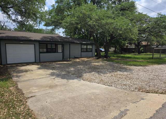 Property at 18215 Center St, Jonestown, TX 78645, 2 beds, 2 baths