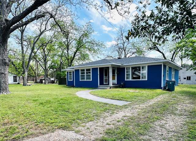 Property at 1307 W Main St, Cameron, TX 76520, 3 beds, 1 bath