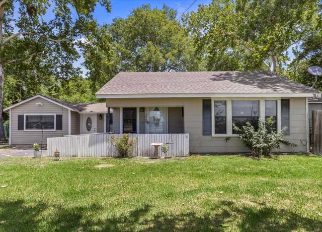 Property at 3400 W State Highway 71, La Grange, TX 78945, 3 beds, 2 baths