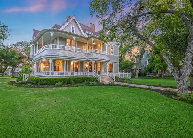 Property at 1402 Church St, Bastrop, TX 78602, 4 beds, 4 baths