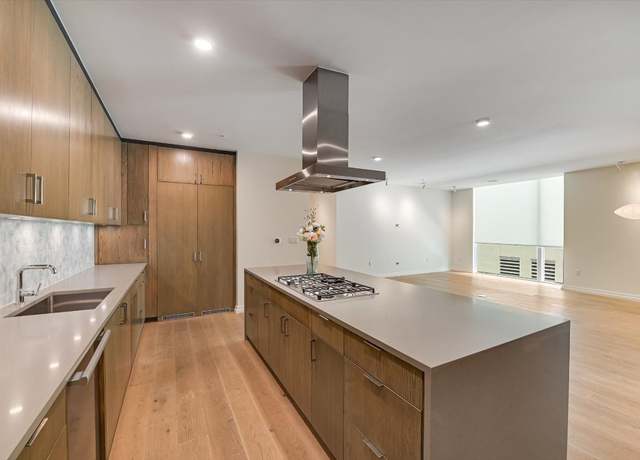 Property at 1010 W 10th St #203, Austin, TX 78703, 3 beds, 2.5 baths