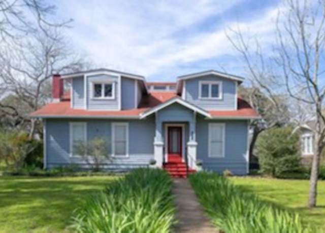 Property at 423 S Main St, Lockhart, TX 78644, 5 beds, 3 baths