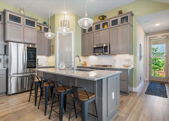 Property at 7912 Prairie Rye Dr, Lago Vista, TX 78645, 3 beds, 2 baths