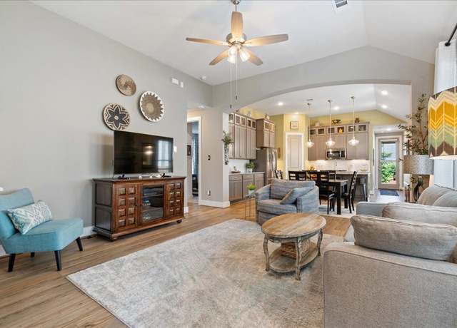 Property at 7912 Prairie Rye Dr, Lago Vista, TX 78645, 3 beds, 2 baths