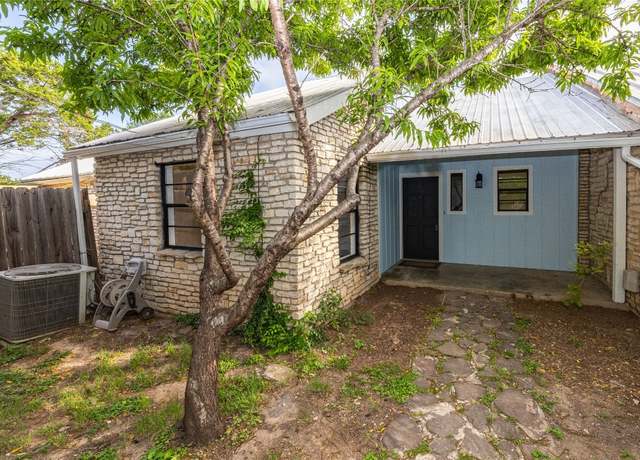 Property at 110 Shady Bluff Ct, Wimberley, TX 78676, 3 beds, 3 baths