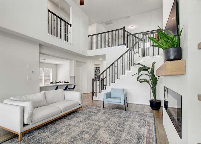Property at 930 Blue Oak Blvd, San Marcos, TX 78666, 4 beds, 3.5 baths