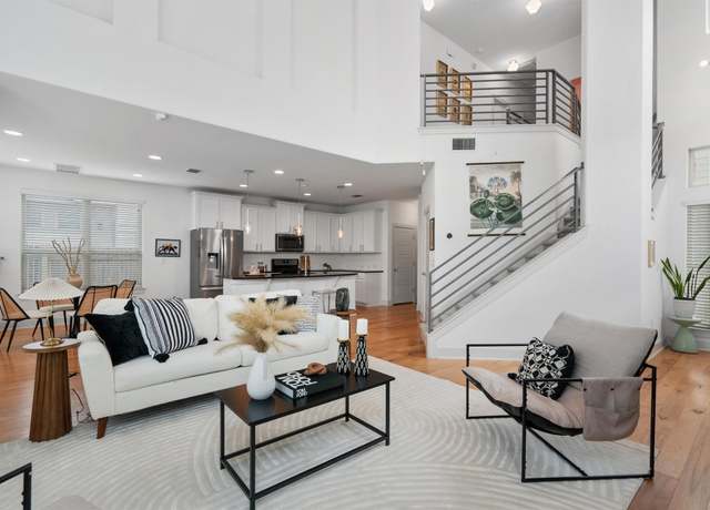 Property at 907 Totis Rd, Austin, TX 78748, 3 beds, 2.5 baths