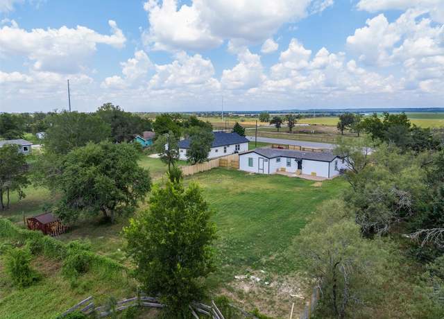 Property at 962 Sh 304, Bastrop, TX 78602, 3 beds, 2 baths