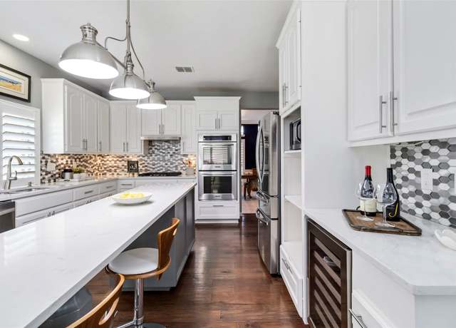 Property at 10601 Showboat Cv, Austin, TX 78730, 5 beds, 4 baths