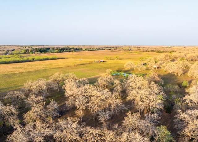 Property at 343 Batey Rd, Nixon, TX 78140, 3 beds, 2 baths