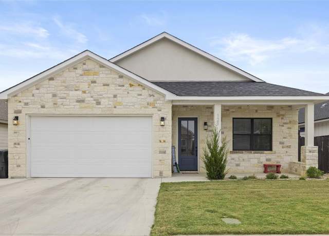 Property at 121 Feather Way, Fredericksburg, TX 78624, 3 beds, 2 baths
