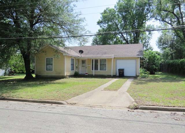 Property at 313 Mary St, Rockdale, TX 76567, 3 beds, 1 bath