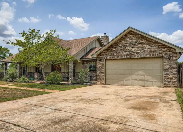 Property at 296 Makaha Dr, Bastrop, TX 78602, 3 beds, 2 baths