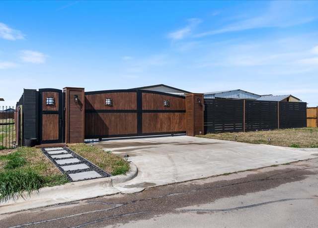 Property at 520 Arrowhead Cv, Kyle, TX 78640, 3 beds, 2 baths