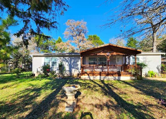Property at 184 Arrowhead Dr, Smithville, TX 78957, 3 beds, 2 baths
