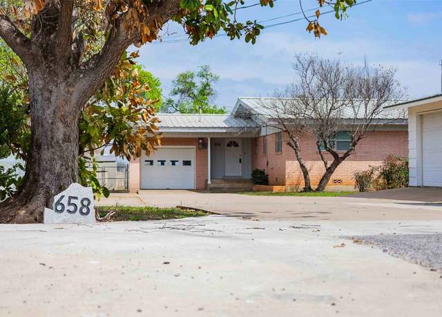 Property at 658 Golden Beach Dr, Buchanan Dam, TX 78609, 2 beds, 2 baths