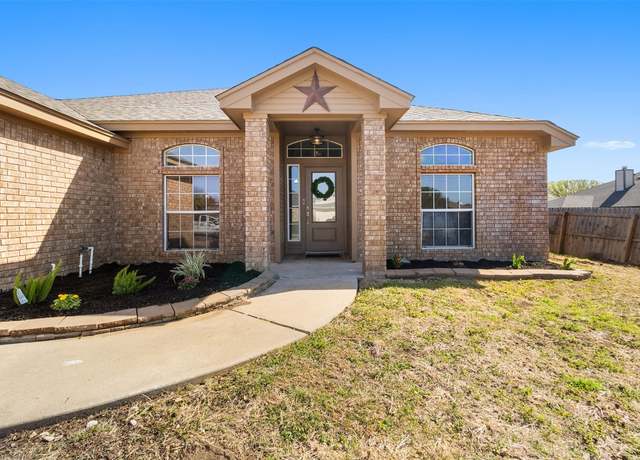 Property at 3903 Mustang Dr, Killeen, TX 76549, 5 beds, 2 baths