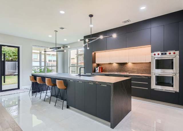 Property at 15500 La Catania Way, Austin, TX 78738, 6 beds, 4 baths