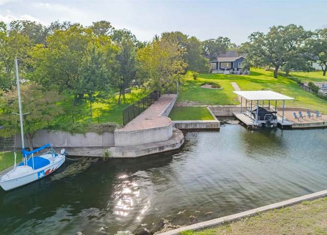 Property at 1001 Belaire Dr, Granite Shoals, TX 78654, 4 beds, 3 baths