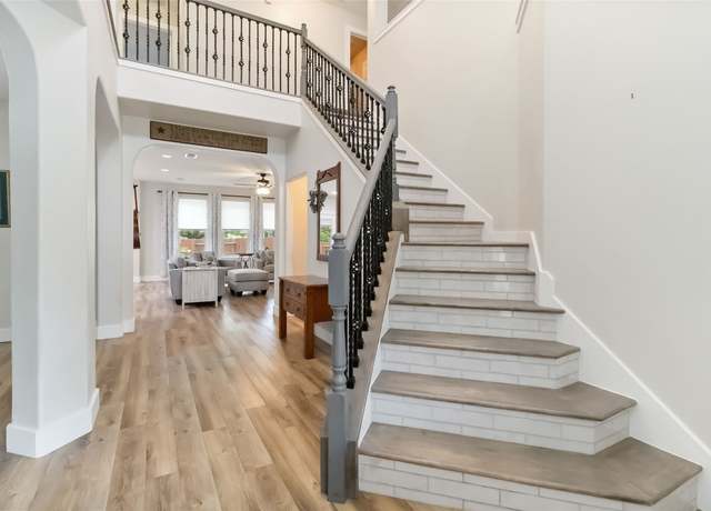 Property at 1400 Hargis Creek Trl, Austin, TX 78717, 5 beds, 3 baths