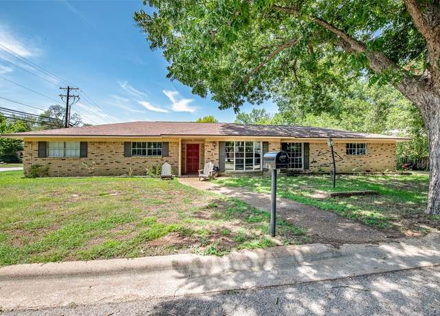 Property at 210 S Harvey St, Caldwell, TX 77836, 3 beds, 2 baths