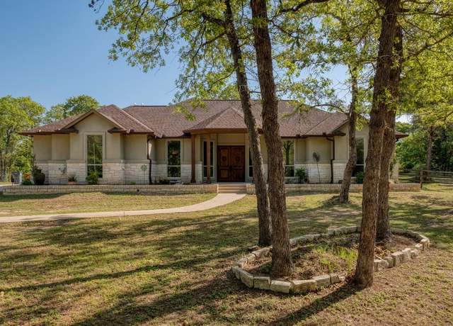 Property at 146 Kingwood Dr, Elgin, TX 78621, 2 beds, 2.5 baths