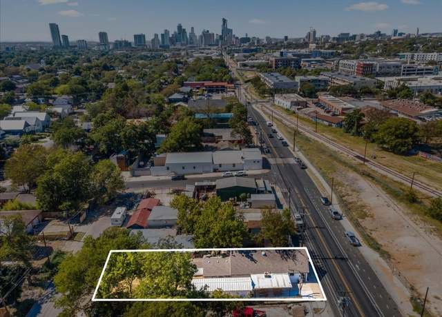 Property at 2607 E 5th St, Austin, TX 78702, 1 bed, 0.5 baths