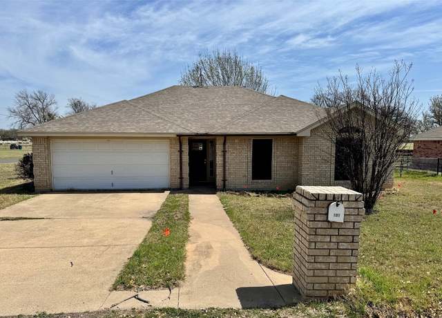 Property at 101 Surrey Ln, Gatesville, TX 76528, 3 beds, 2 baths