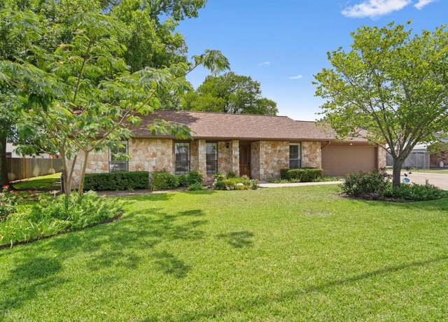 Property at 203 Parkway Dr, Cedar Park, TX 78613, 4 beds, 3 baths