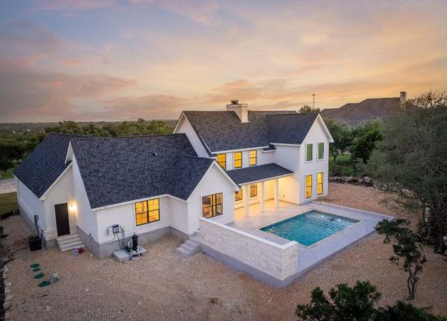 Property at 1220 Decanter Dr, New Braunfels, TX 78132, 5 beds, 3.5 baths