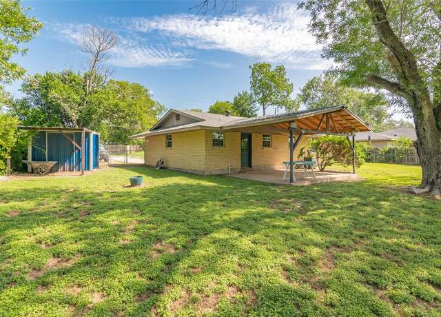 Property at 133 Country Acres Dr, Seguin, TX 78155, 3 beds, 1.5 baths